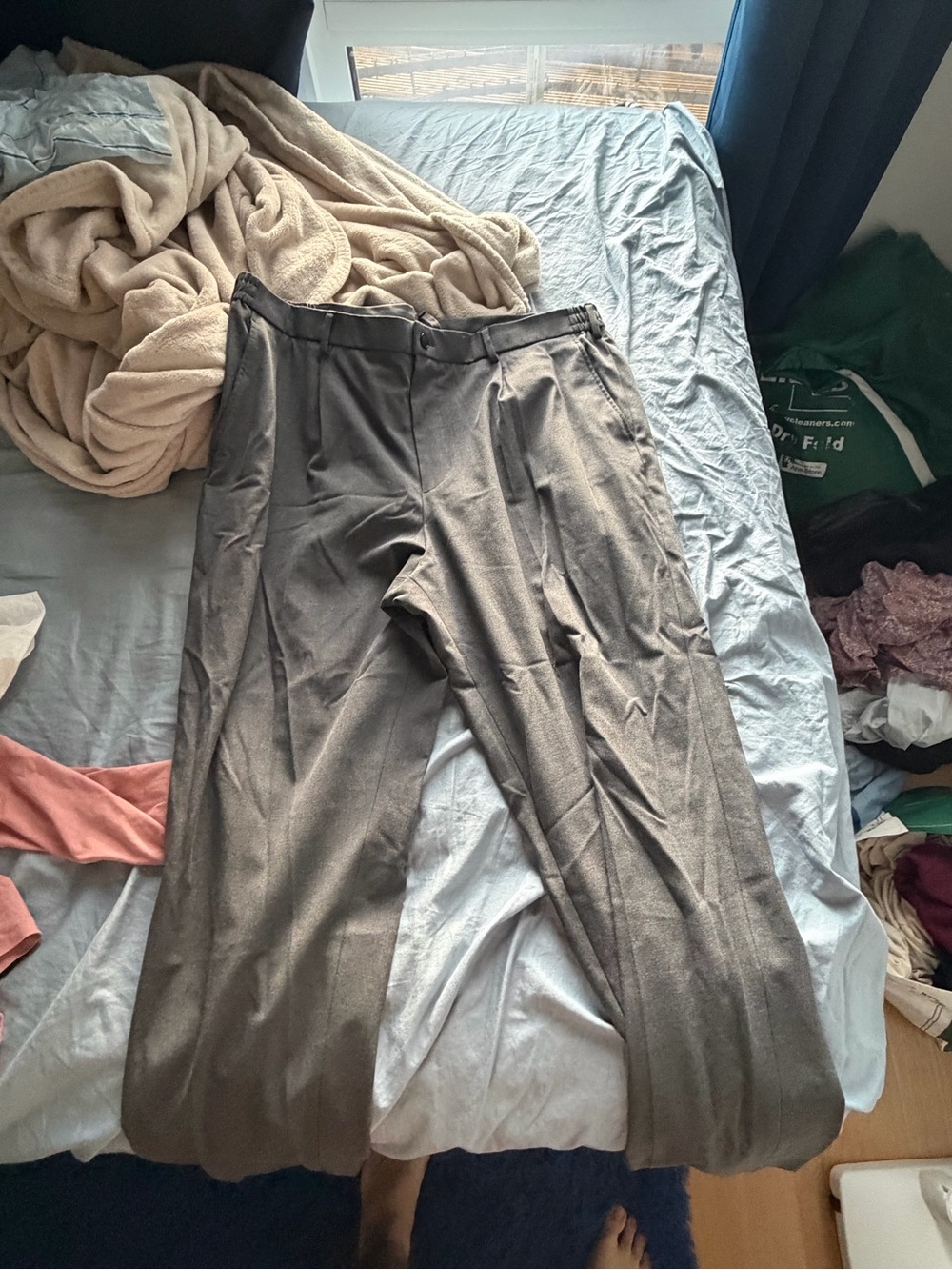 Uniqlo Men's Gray Dress Pants - Pleated Classic Trousers